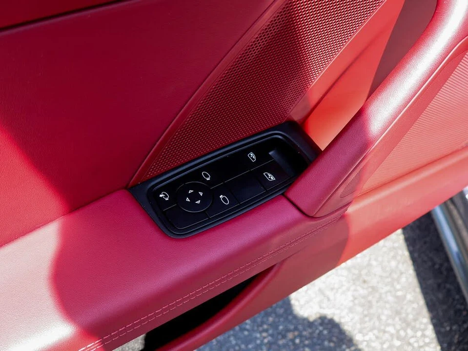 2025 Porsche 992 Carrera - Image 21 of 31
