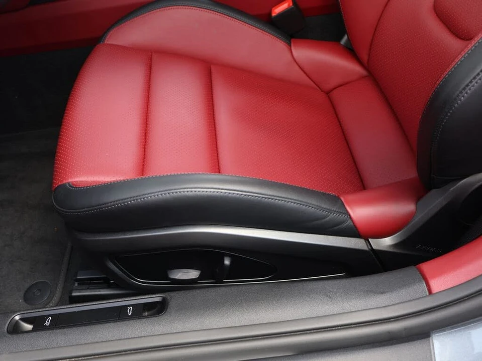 2025 Porsche 992 Carrera - Image 9 of 31