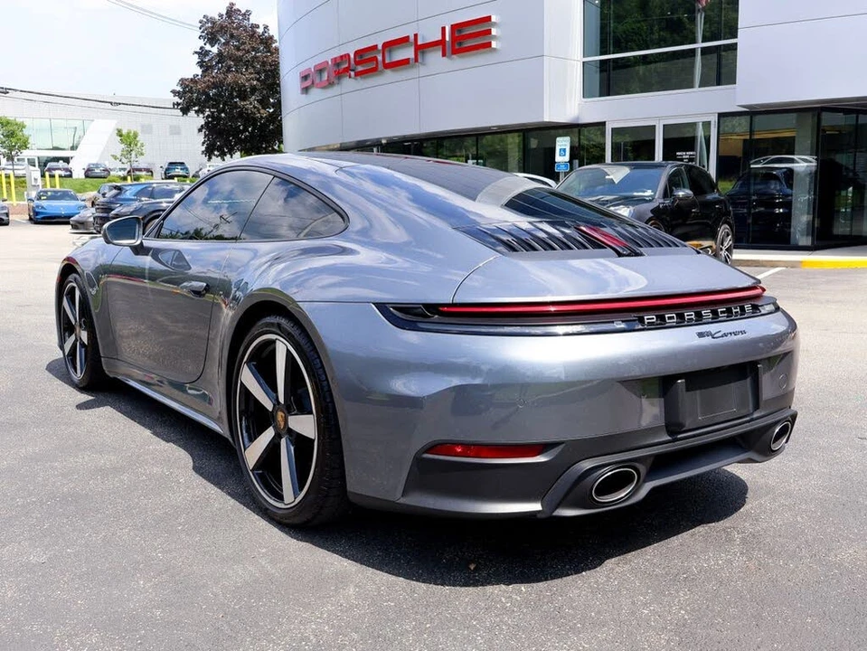 2025 Porsche 992 Carrera - Image 3 of 31
