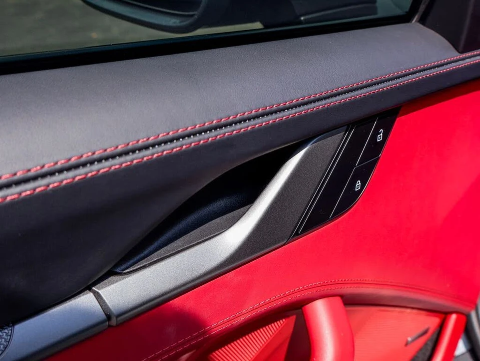 2025 Porsche 992 Carrera - Image 22 of 31
