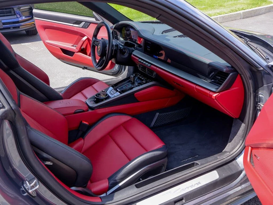 2025 Porsche 992 Carrera - Image 8 of 31