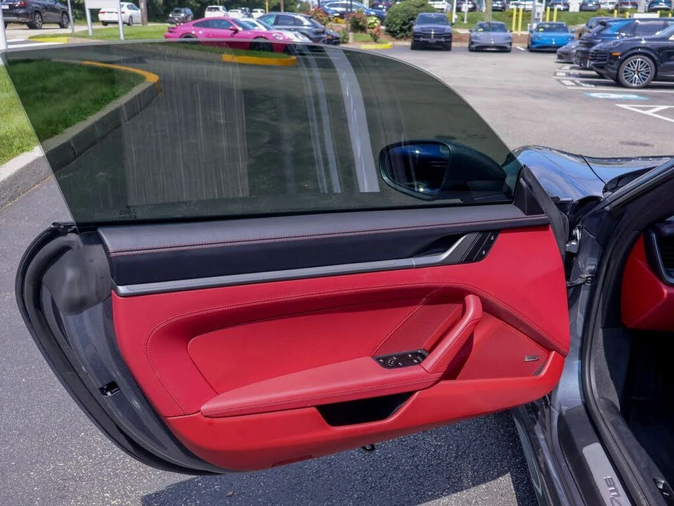2025 Porsche 992 Carrera - Image 23 of 31
