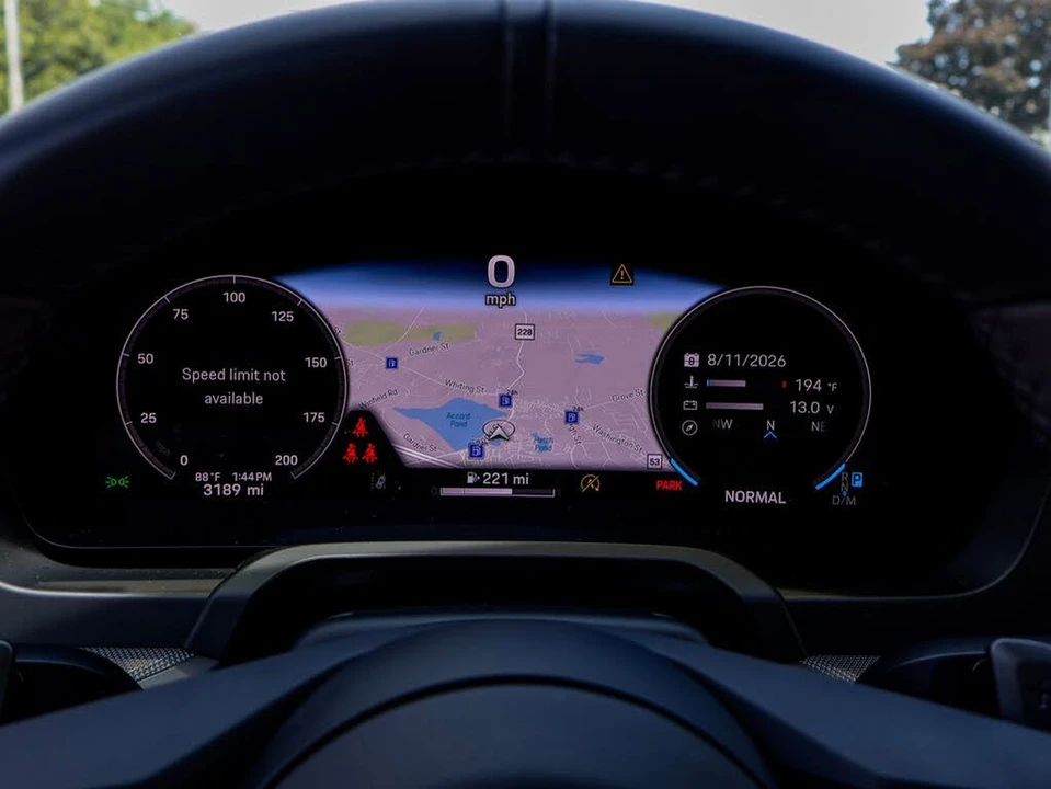 2025 Porsche 992 Carrera - Image 15 of 31
