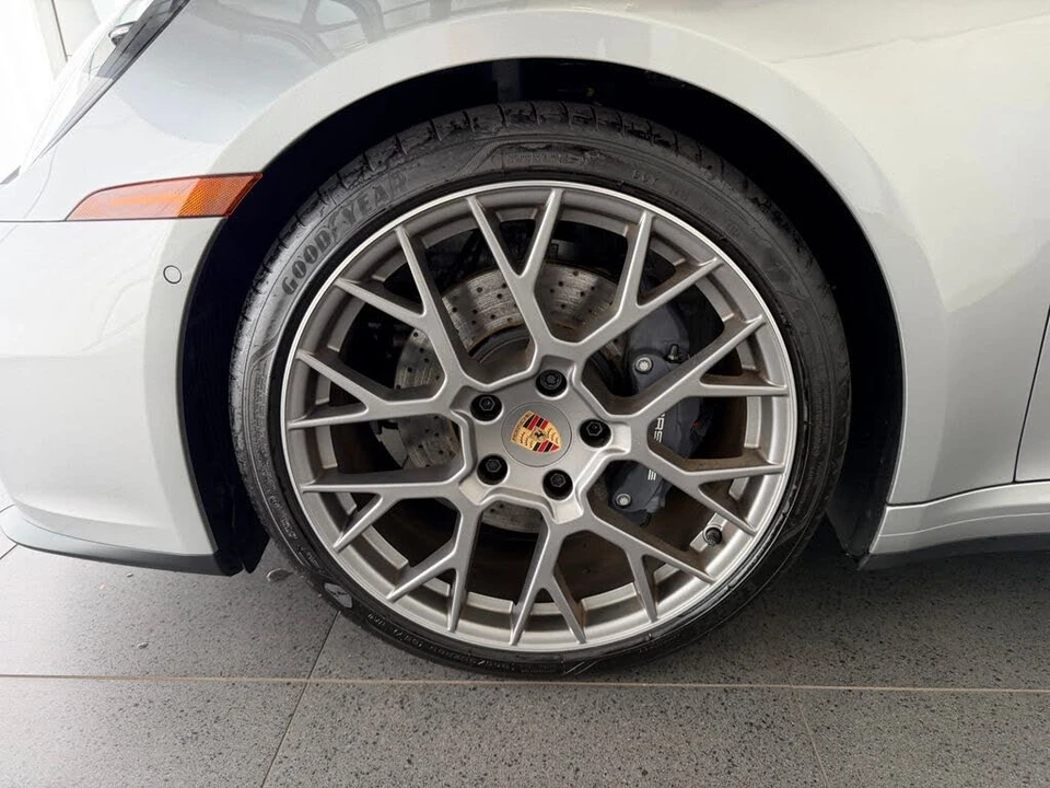 2025 Porsche 992 Carrera - Image 10 of 26