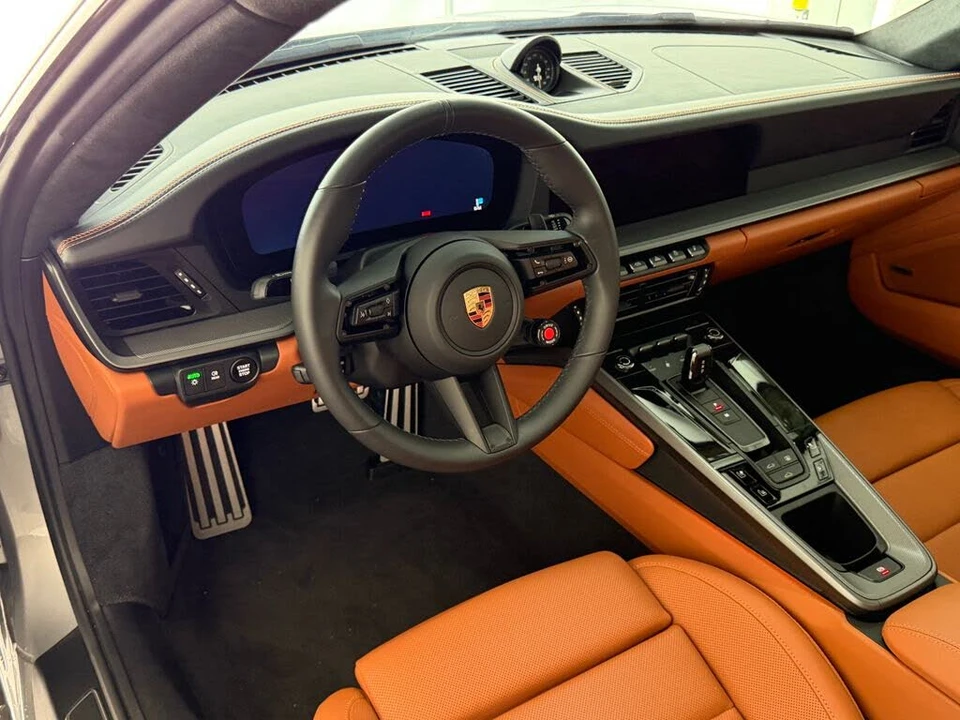 2025 Porsche 992 Carrera - Image 19 of 26