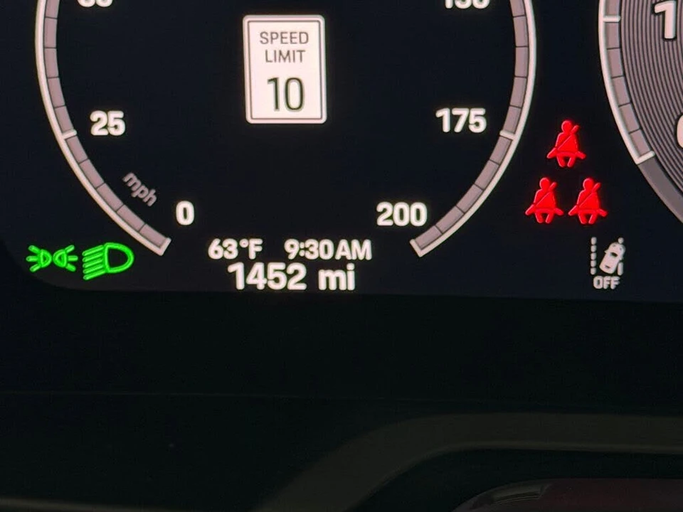 2025 Porsche 992 Carrera - Image 21 of 26