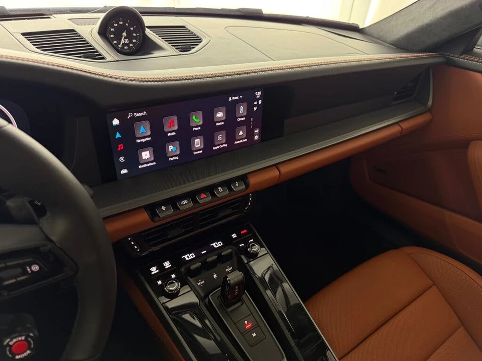 2025 Porsche 992 Carrera - Image 17 of 26