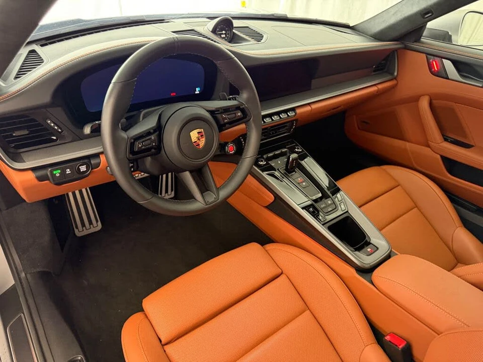 2025 Porsche 992 Carrera - Image 4 of 26