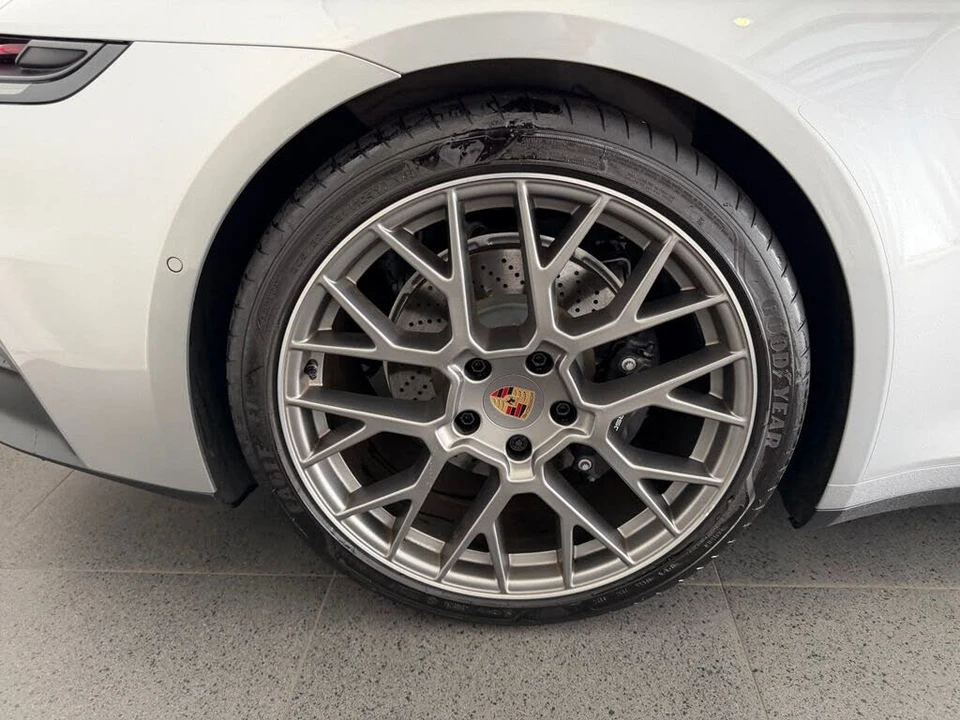 2025 Porsche 992 Carrera - Image 12 of 26