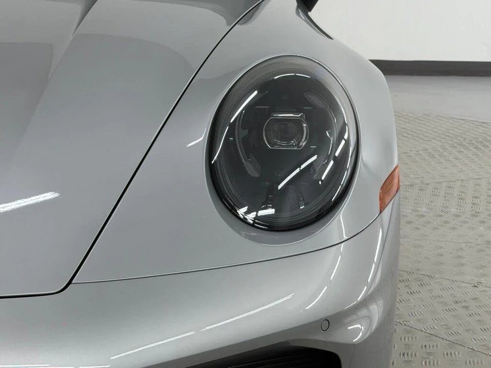 2025 Porsche 992 Carrera - Image 12 of 31