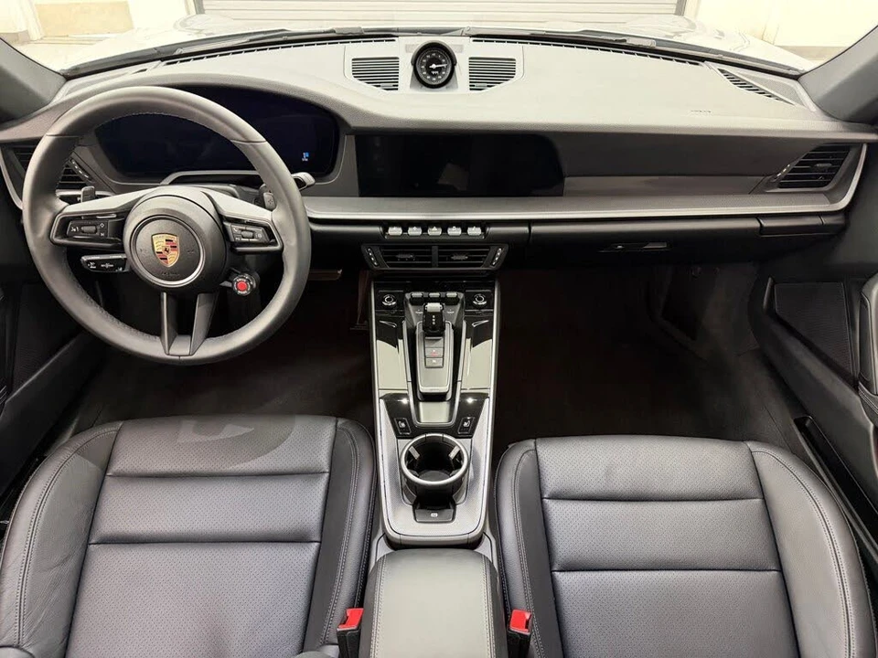2025 Porsche 992 Carrera - Image 16 of 31