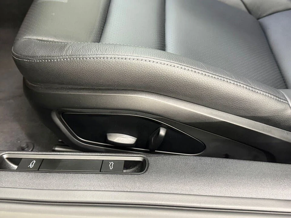 2025 Porsche 992 Carrera - Image 15 of 31