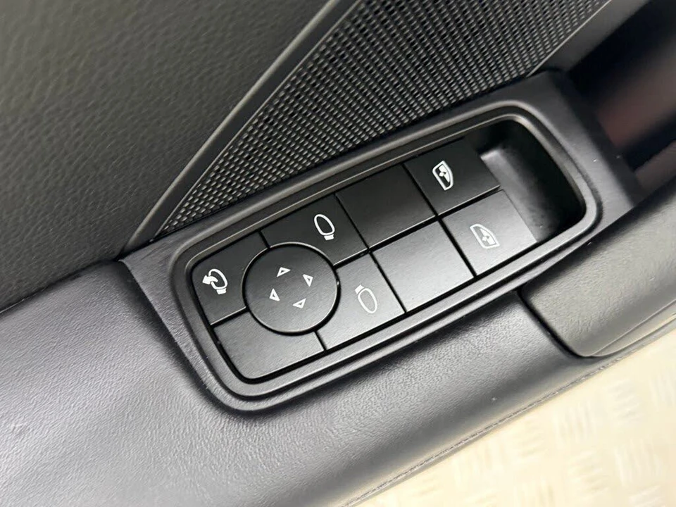 2025 Porsche 992 Carrera - Image 26 of 31