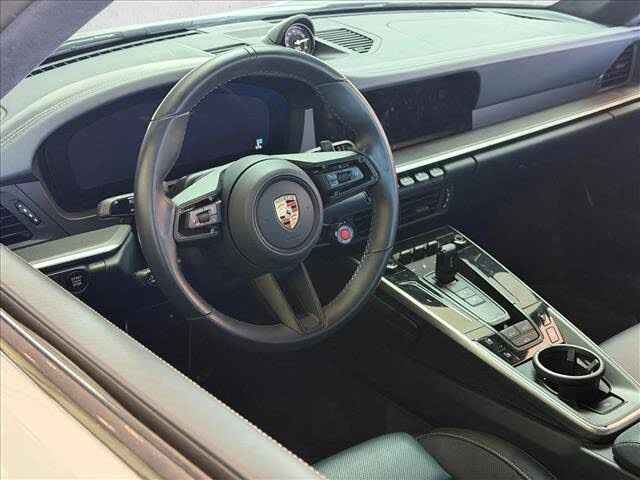 2025 Porsche 992 Carrera - Image 3 of 15