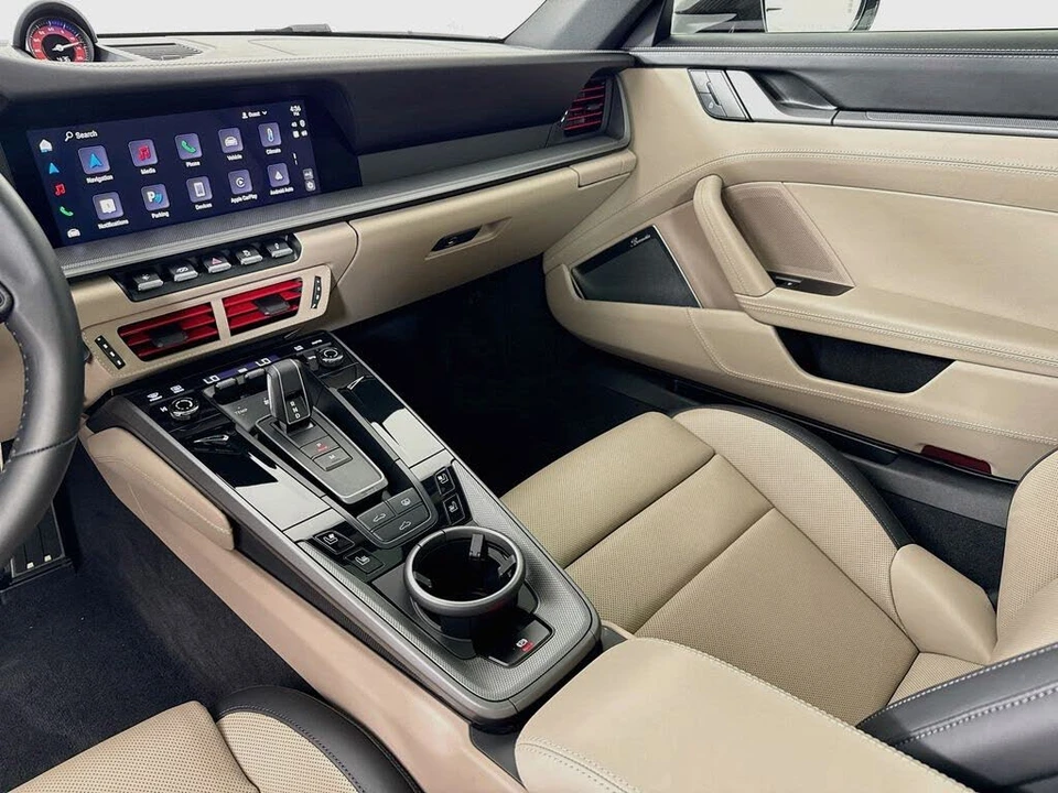 2025 Porsche 992 Carrera - Image 26 of 31