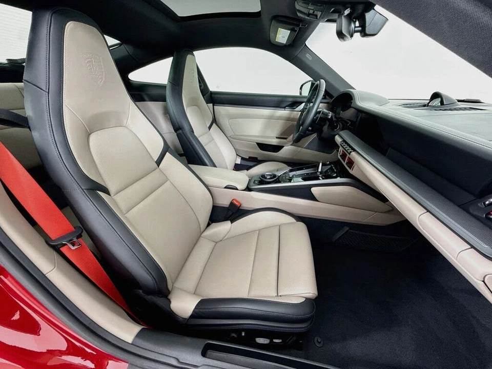 2025 Porsche 992 Carrera - Image 29 of 31