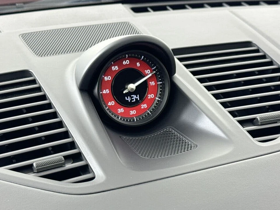 2025 Porsche 992 Carrera - Image 17 of 31