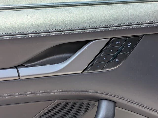 2025 Porsche 992 Carrera - Image 23 of 31