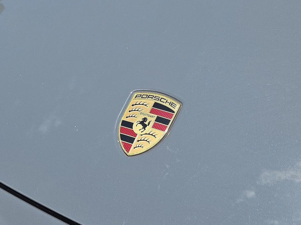 2025 Porsche 992 Carrera - Image 12 of 31