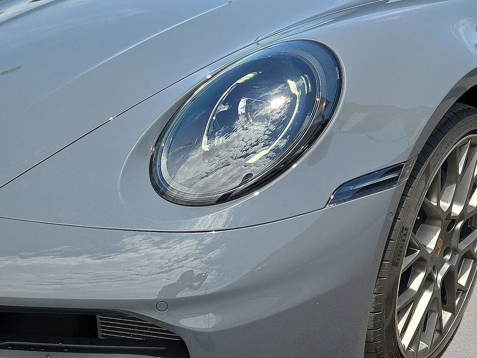 2025 Porsche 992 Carrera - Image 11 of 31
