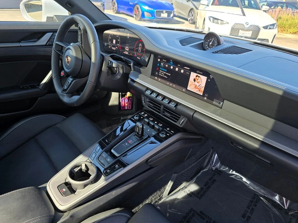 2025 Porsche 992 Carrera - Image 5 of 13