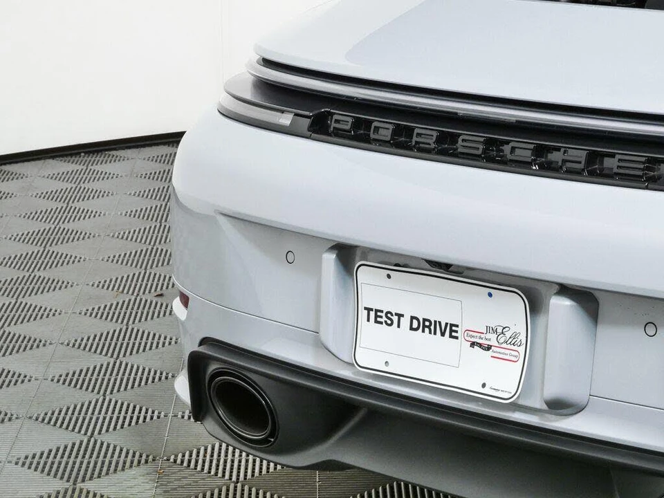 2025 Porsche 992 Carrera - Image 30 of 31