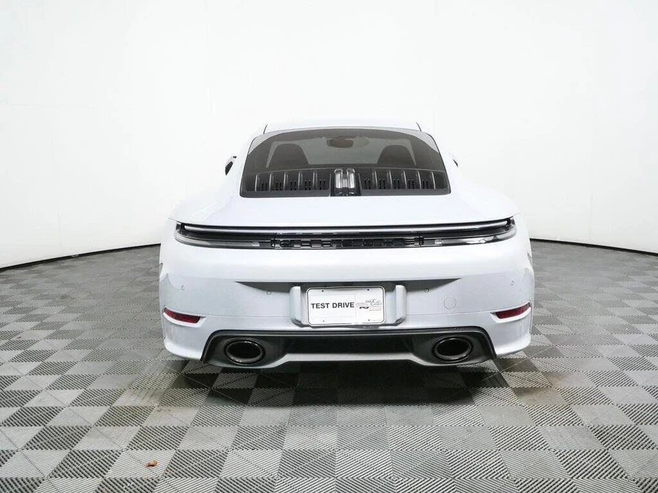 2025 Porsche 992 Carrera - Image 26 of 31