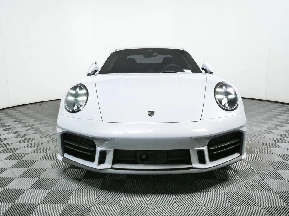 2025 Porsche 992 Carrera - Image 29 of 31