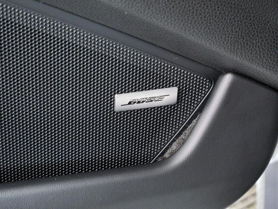 2025 Porsche 992 Carrera - Image 7 of 31
