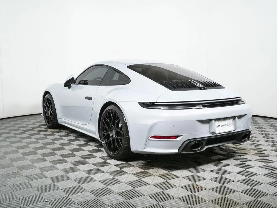 2025 Porsche 992 Carrera - Image 3 of 31