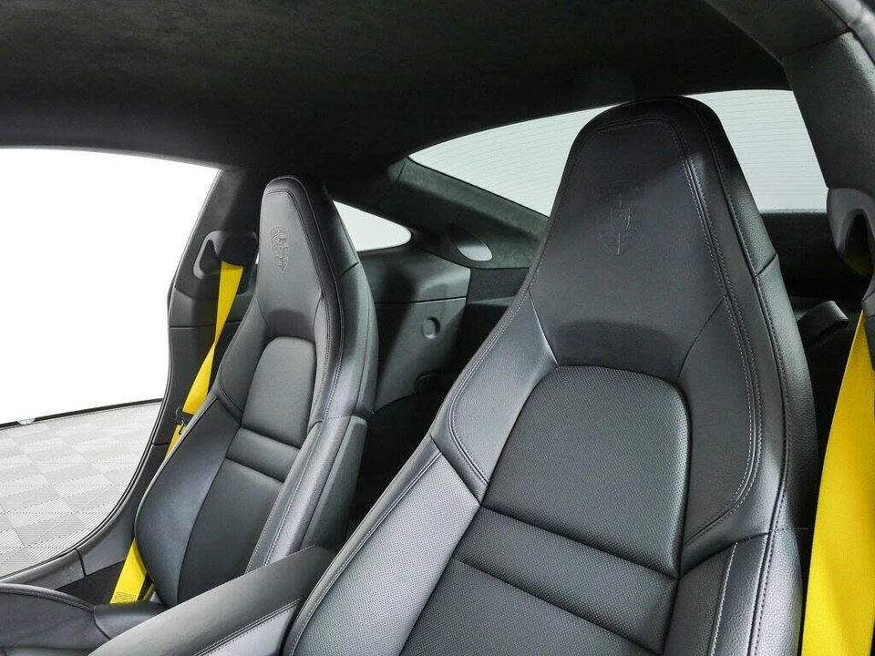2025 Porsche 992 Carrera - Image 5 of 31