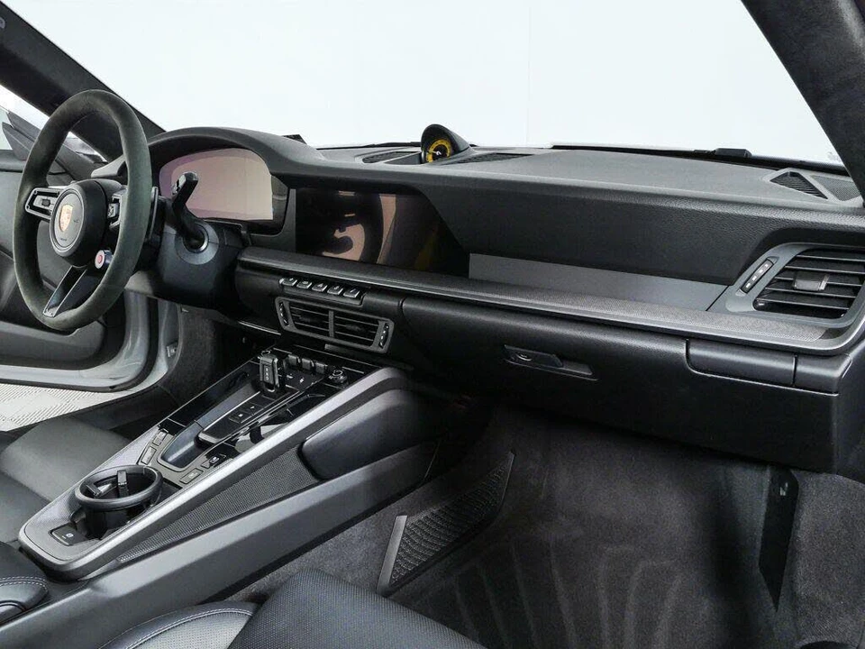 2025 Porsche 992 Carrera - Image 21 of 31