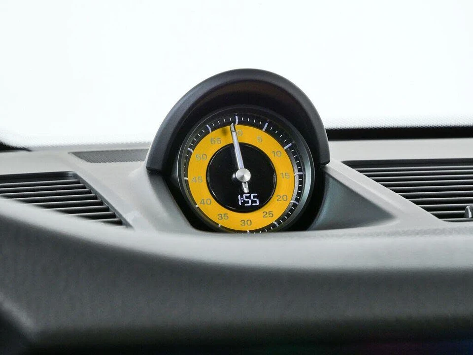 2025 Porsche 992 Carrera - Image 18 of 31