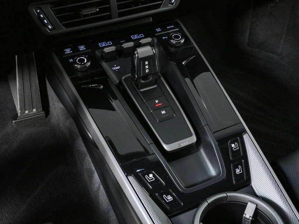 2025 Porsche 992 Carrera - Image 19 of 31