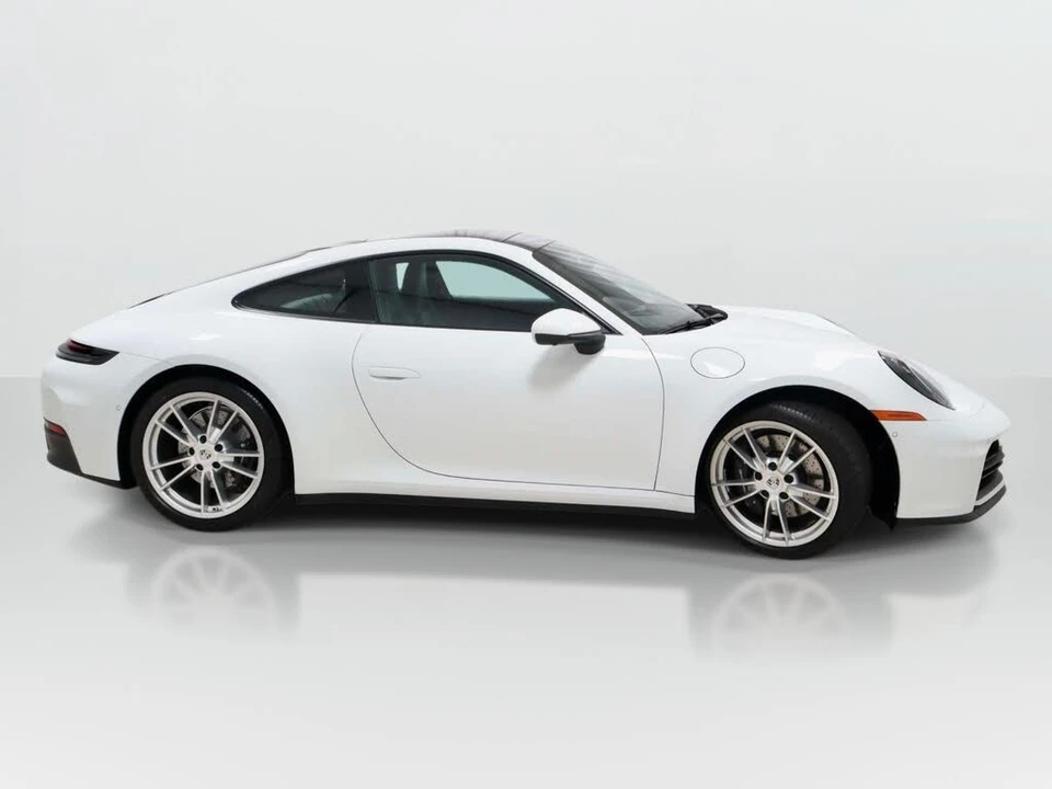 2025 Porsche 992 Carrera - Image 6 of 31