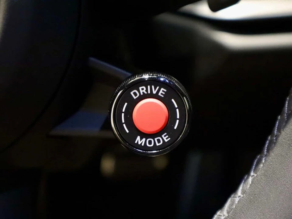 2025 Porsche 992 Carrera - Image 29 of 31