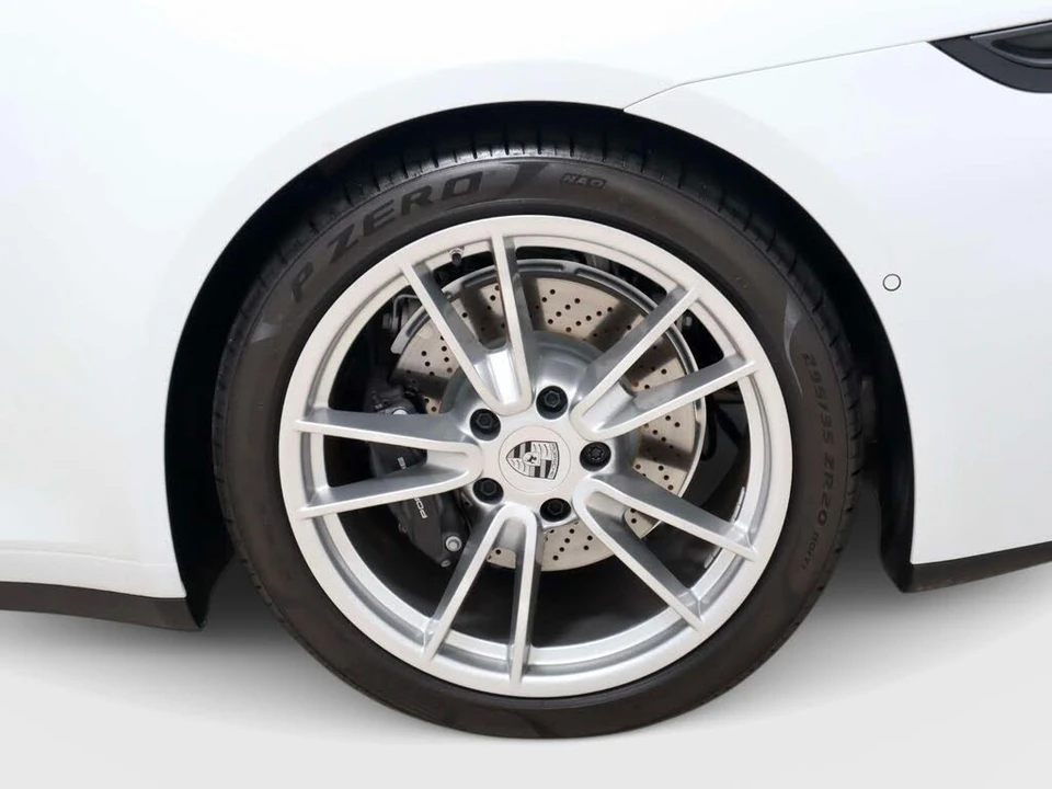 2025 Porsche 992 Carrera - Image 9 of 31