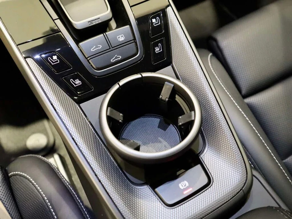 2025 Porsche 992 Carrera - Image 30 of 31