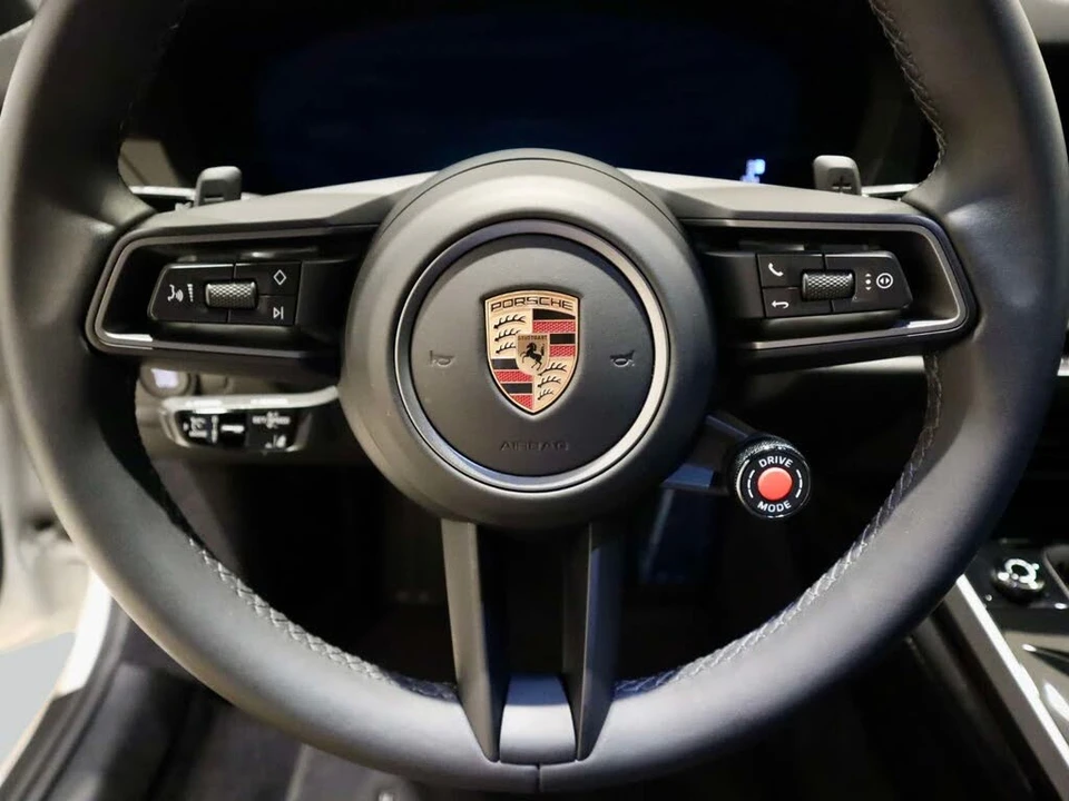 2025 Porsche 992 Carrera - Image 26 of 31