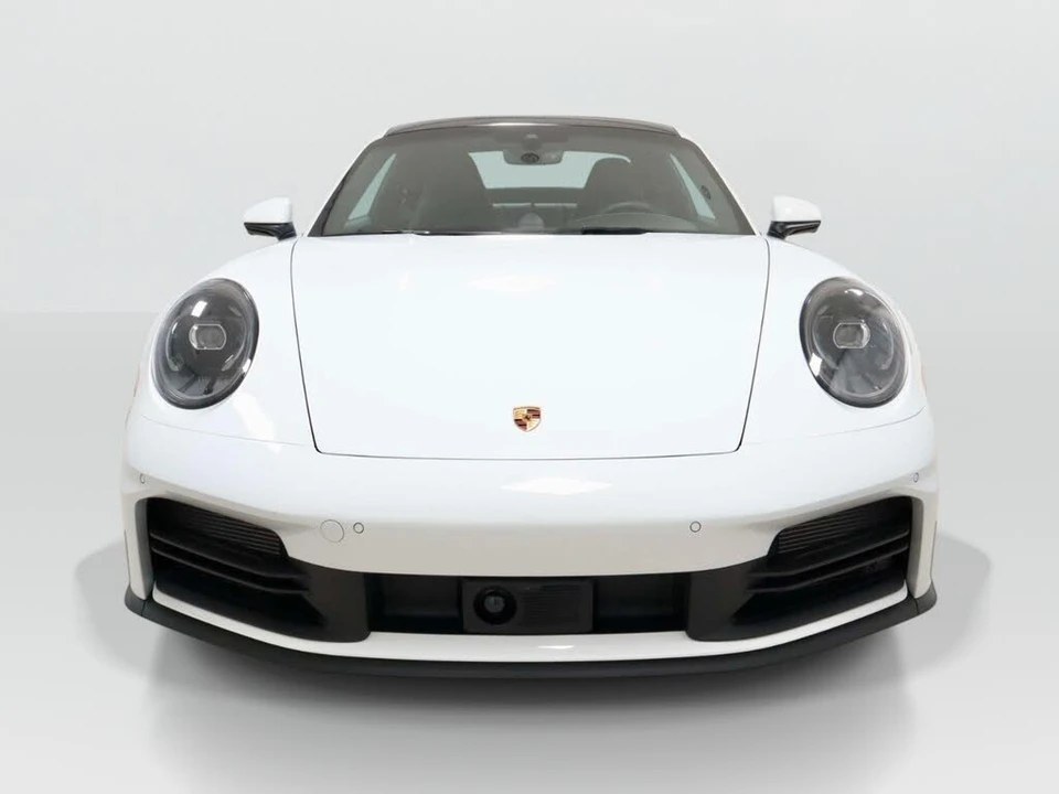 2025 Porsche 992 Carrera - Image 8 of 31