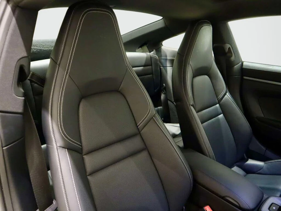 2025 Porsche 992 Carrera - Image 14 of 31