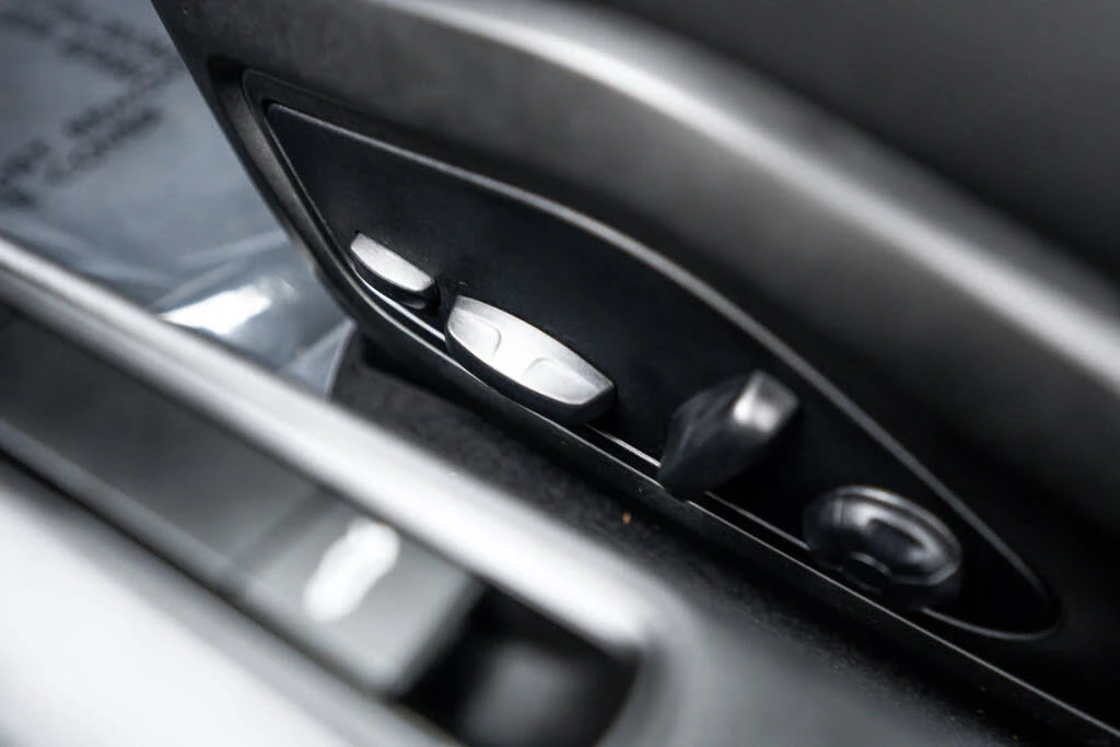 2025 Porsche 992 Carrera - Image 21 of 25