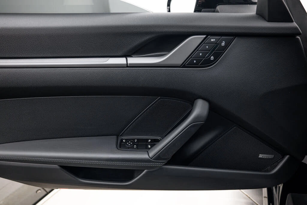 2025 Porsche 992 Carrera - Image 19 of 25