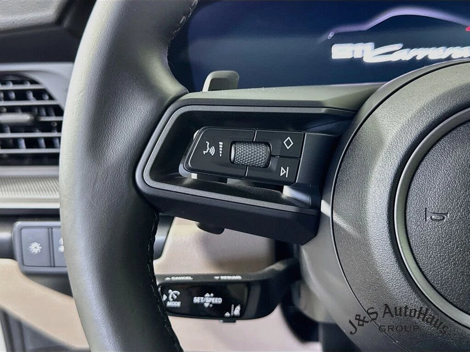 2025 Porsche 992 Carrera - Image 13 of 31