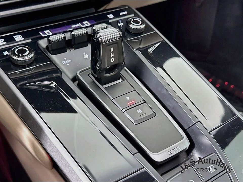 2025 Porsche 992 Carrera - Image 22 of 31