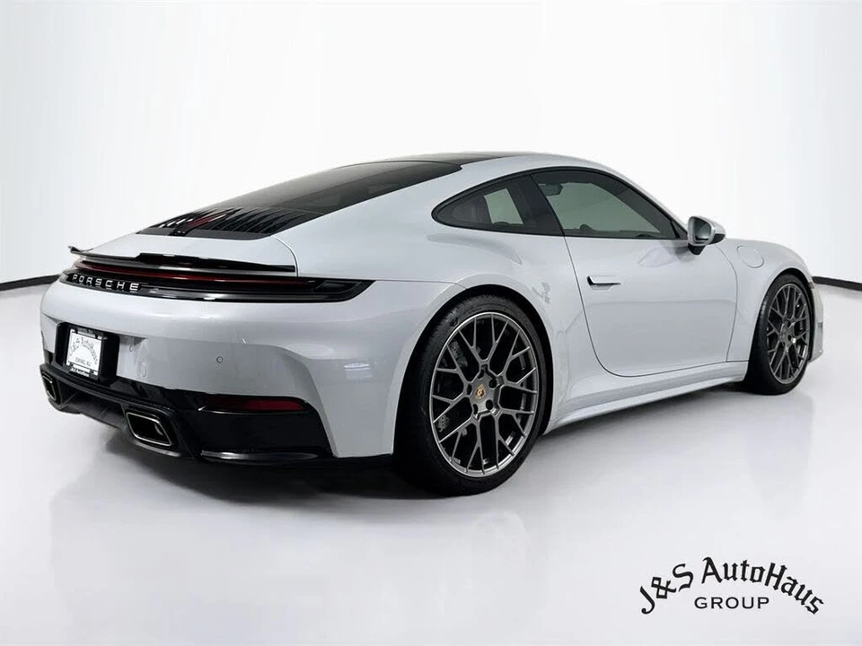 2025 Porsche 992 Carrera - Image 7 of 31