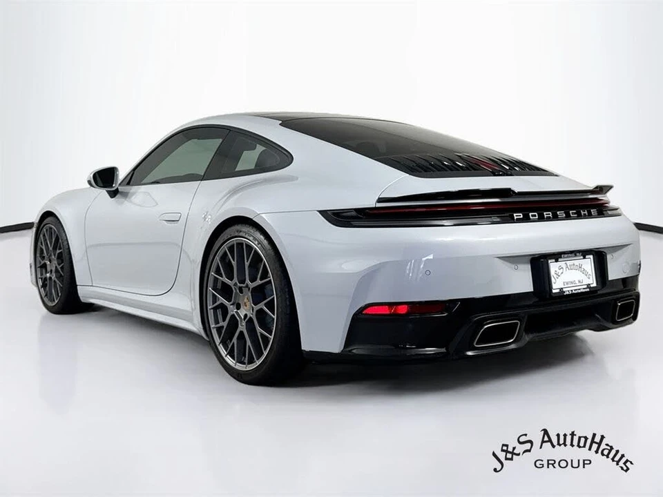 2025 Porsche 992 Carrera - Image 5 of 31