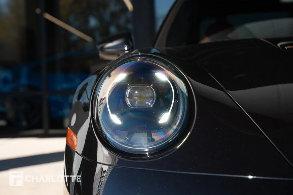 2025 Porsche 992 Carrera - Image 4 of 31
