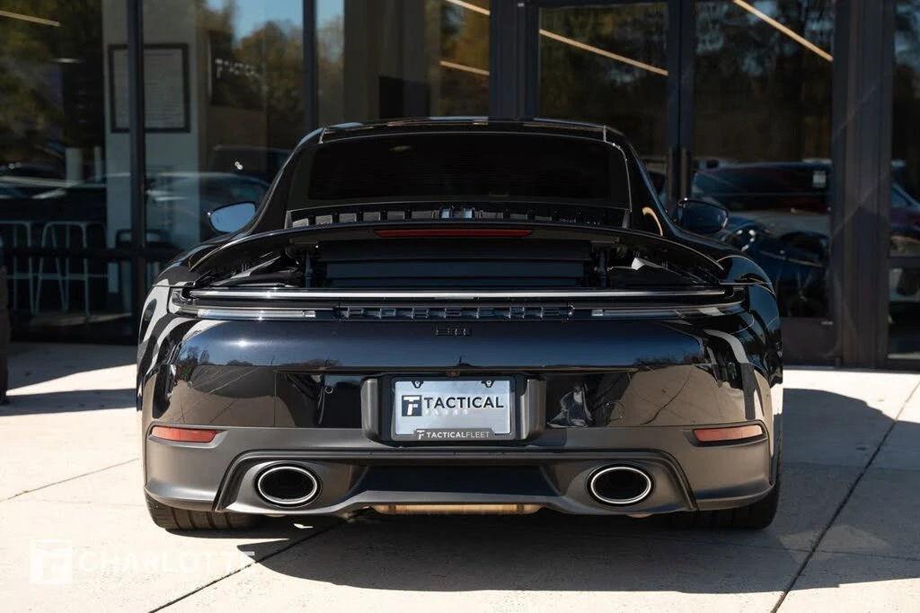 2025 Porsche 992 Carrera - Image 13 of 31