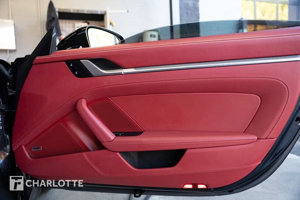 2025 Porsche 992 Carrera - Image 28 of 31